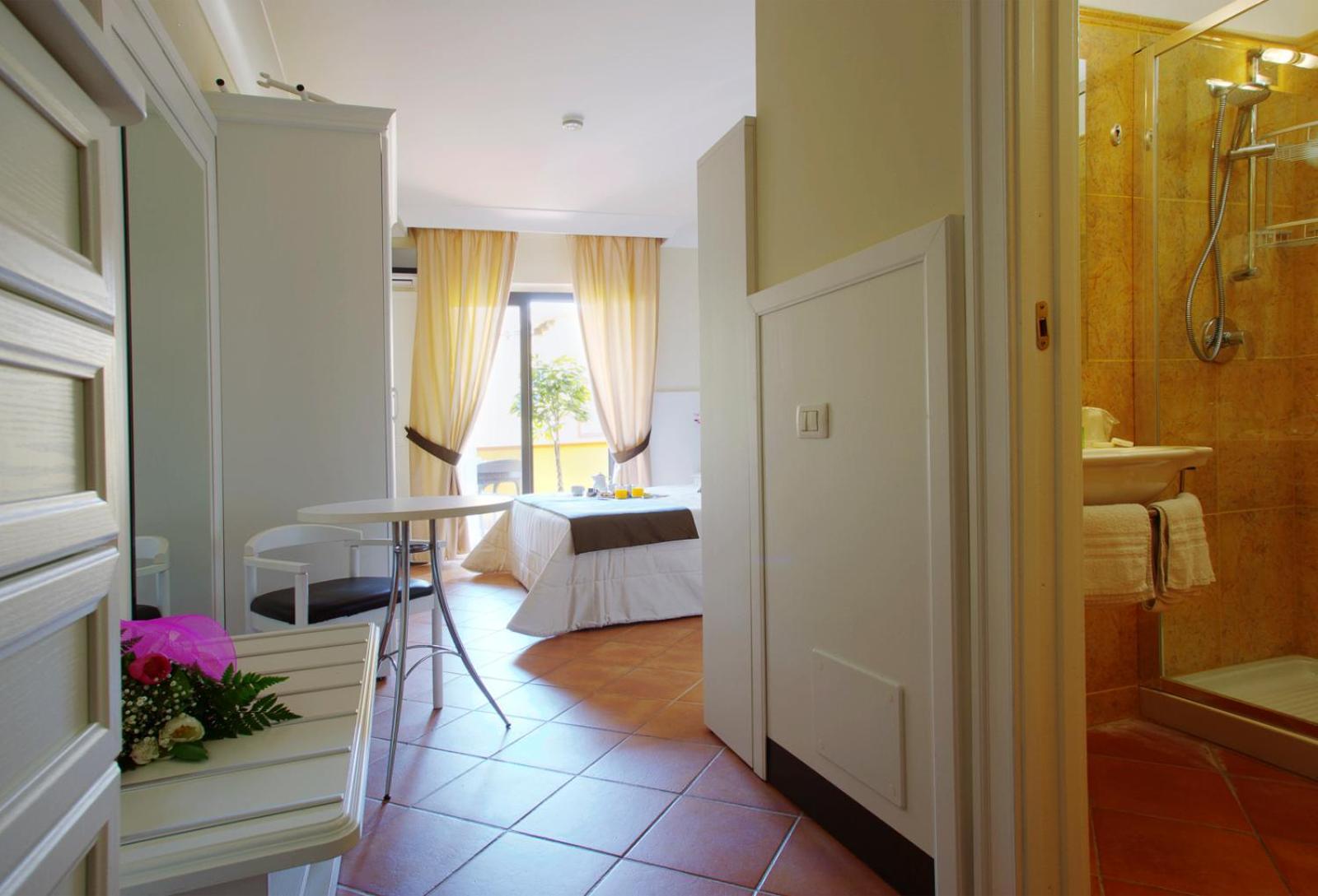 Baia Di Ulisse Wellness & Spa San Leone Room photo
